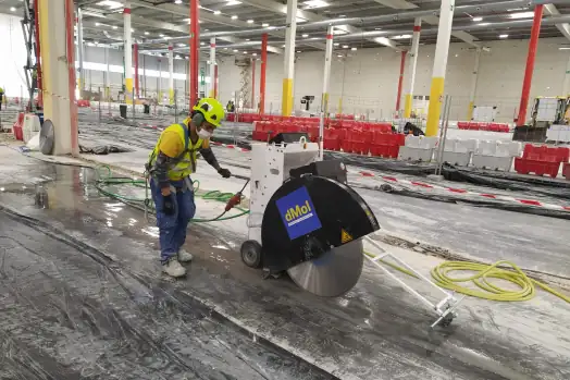 Romper solera de hormigón con corte con diamante